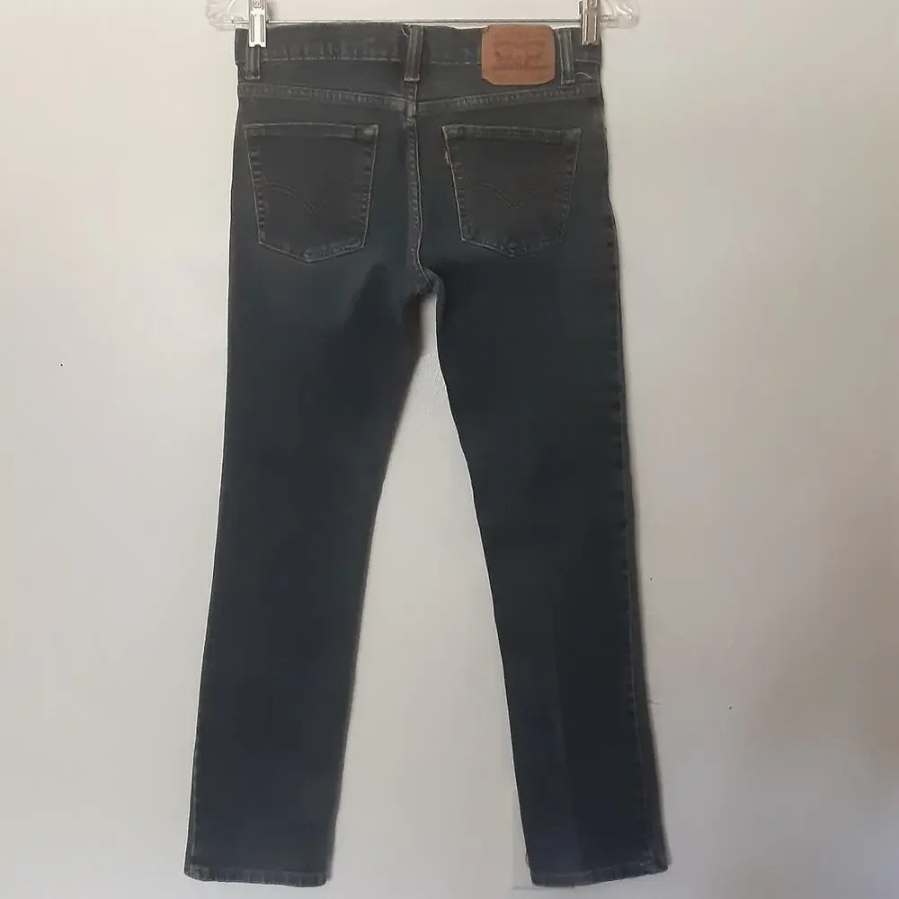 Levis measurements shown